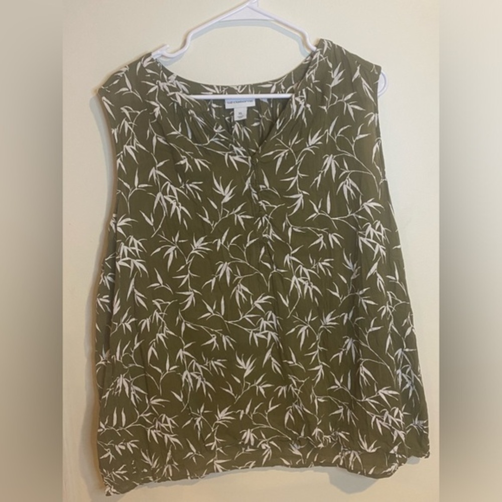 Liz Claiborne. 100% Cotton Top size XL